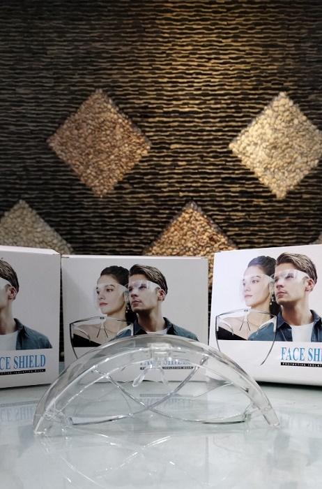 kính chống giọt bắn cao cấp mặt cứng hình quả trám